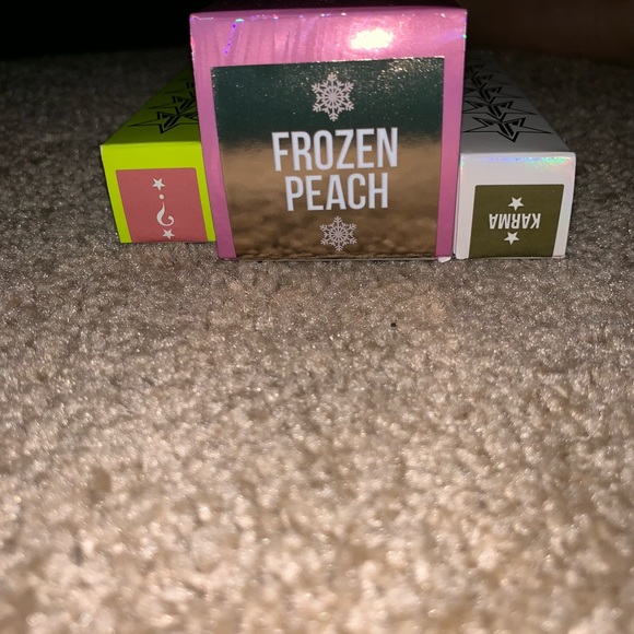 Jeffree Star liquid highlighter and lipstick - Picture 2 of 3